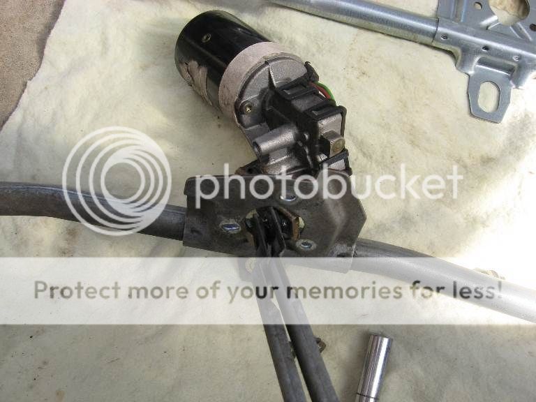 Front Windscreen Wiper Mechanism Replacement / DIY / How to (Golf Mk4